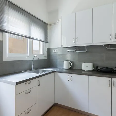 Spacious Apt Next To Marina Flisvo Athens Exterior photo