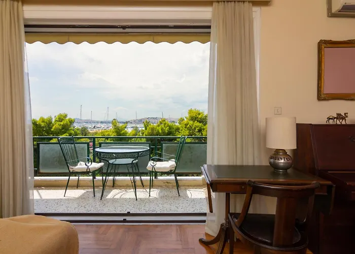 Spacious Apt Next To Marina Flisvo