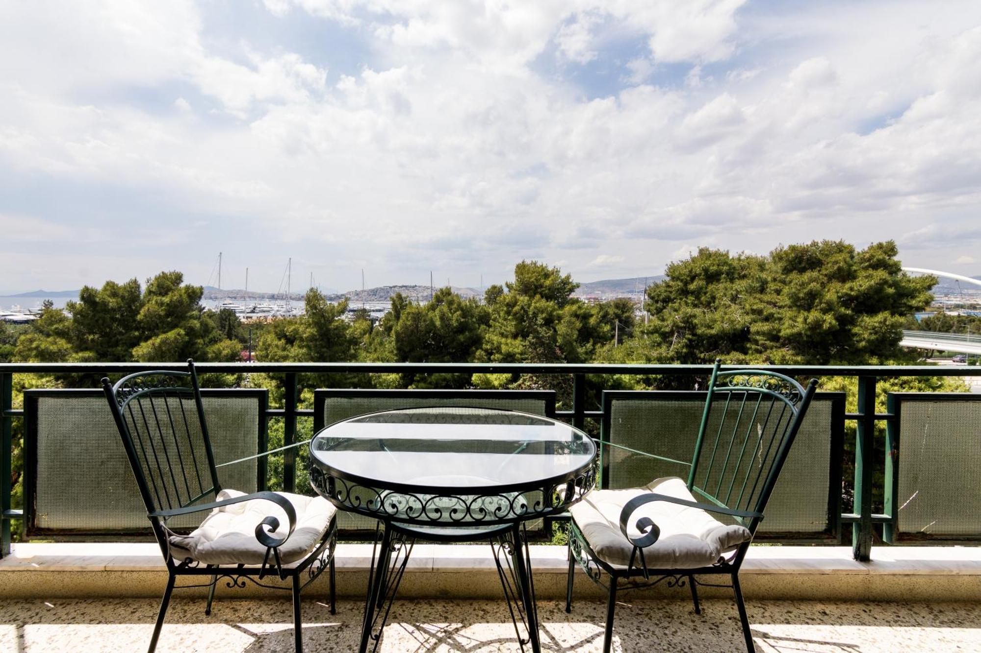 Spacious Next To Marina Flisvo Athens